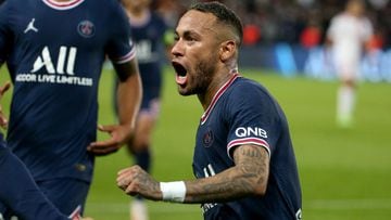 PSG's Neymar nabs another penalty in late Lyon turnaround
