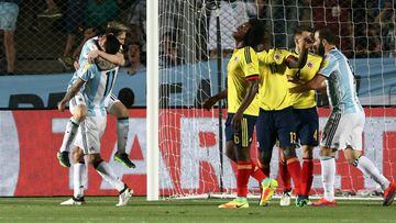 Argentina golea a Colombia en San Juan y vuelve al repechaje