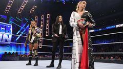 Becky Lynch, Sonya Deville y Charlotte Flair, en SmackDown.