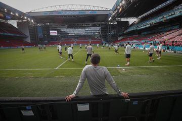 Spain coach Luis Enrique watches on as his players train ahead of their Euro last-16 tie with Croatia.