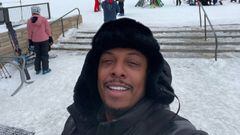 El ex campe&oacute;n de la NBA Paul Pierce se hace un selfie sonriendo en Aspen (Colorado) a punto de esquiar por primera vez.