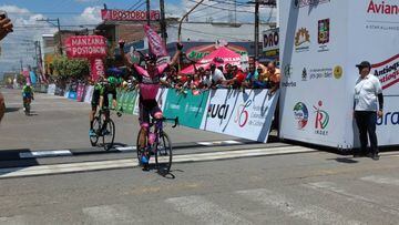 Wilmar Paredes le da al Manzana Postob&oacute;n el primer triunfo en la Vuelta a Colombia.
