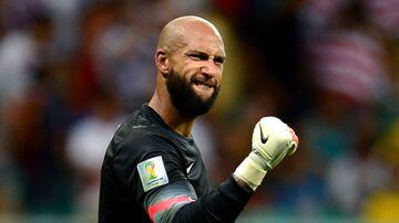
Tim Howard earned the nickname of the 'Secretary of Defence' after his performance in the 2014 World Cup. He began his European career with the Red Devils, and under the orders of Sir Alex Ferguson, he was the starter until Edwin van der Sar took over in