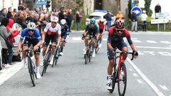 Remco Evenepoel y Daniel Martínez en la quinta etapa de la Vuelta al País Vasco