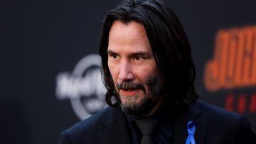 Keanu Reeves sent fans into a frenzy after a video of him interacting with a young fan emerged on Twitter.