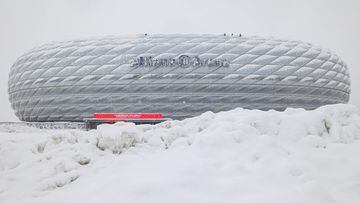 Heavy snowfall in Bavaria resulted in flight and train cancellations out of Munich as well as the Munich-Berlin soccer match, and many Christmas markets.
