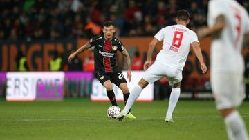 Aránguiz se luce con asistencia en triunfo vital del Leverkusen