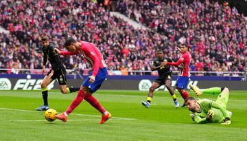 Atlético de Madrid 1-0 Almería | Robó Griezmann, que le cedió el balón a un Morata que se cocinó él solo un magnífico gol. Superó la marca de Chumi y finalizó rompiendo a Maximiano con un regate, marcando a placer el gol del 1-0.