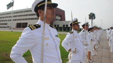 ¿Cuánto gana un oficial de la Marina en Perú?