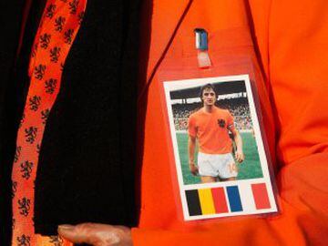 A Dutch fan displays a picture of Johan Cruyff of Netherlands prior to the International Friendly match between Netherlands and France at Amsterdam Arena on March 25, 2016 in Amsterdam, Netherlands.