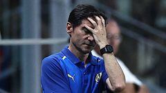 Marseille�s Spanish head coach Marcelino Garcia Toral reacts next to Metz�s Romanian headcoach Laszlo Boloni during the French L1 football match between FC Metz and Olympique Marseille (OM) at the Saint-Symphorien Stadium in Longeville-les-Metz, eastern France, on August 18, 2023. (Photo by SEBASTIEN BOZON / AFP)