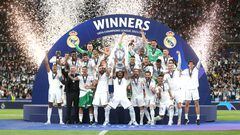 PARIS, FRANCE - MAY 28: Winners Real Madrid as Marcelo lifts the trophy during the UEFA Champions League final match between Liverpool FC and Real Madrid at Stade de France on May 28, 2022 in Paris, France. (Photo by Rob Newell - CameraSport via Getty Images)