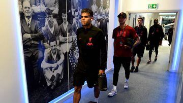 LEICESTER, ENGLAND - JULY 30: (THE SUN OUT, THE SUN ON SUNDAY OUT) Luis Diaz of Liverpool arriving before the FA Community Shield match between Manchester City and Liverpool at The King Power Stadium on July 30, 2022 in Leicester, England. (Photo by Andrew Powell/Liverpool FC via Getty Images)