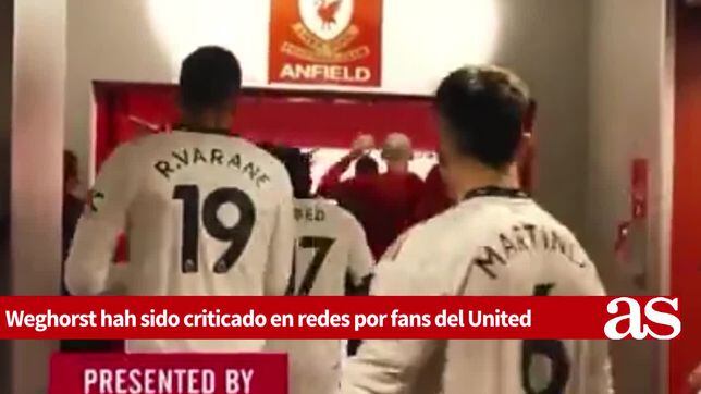Fans del United en redes sociales condenan a Weghorst por hacer esto en Anfield
