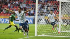 Argentina&#039;s Fausto Vera, left, celebrates after scoring the opening goal during the Group F U20 World Cup soccer match between Argentina and South Africa in Tychy, Poland, Saturday, May 25, 2019. (AP Photo/Sergei Grits)