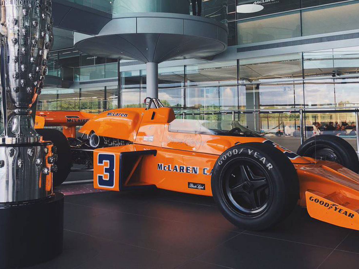 Fernando Alonso presenta su coche para las 500 Millas de Indianápolis -  Fórmula 1 2023 - F1