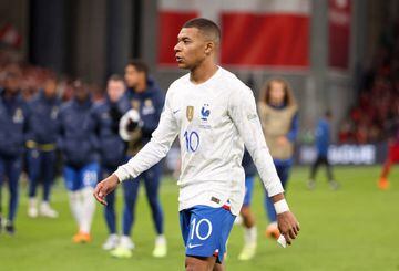 France boast talents such as Kylian Mbappé, but aren't in good form.