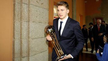 Luka Doncic, con la Copa del Rey.