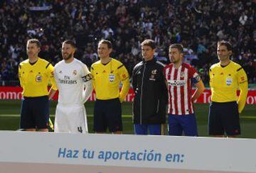 Captains Sergio Ramos and Gabi pose for the pre-match photo. Ramos equalled Emilio Butragueño's club appearances tally - 463 games in official competition for Real Madrid.