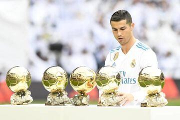 Cristiano Ronaldo, con sus cinco Balones de Oro.