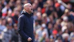 Nottingham Forest will be out to end a nine-game winless run when they host fourth-placed Manchester United in the Premier League.