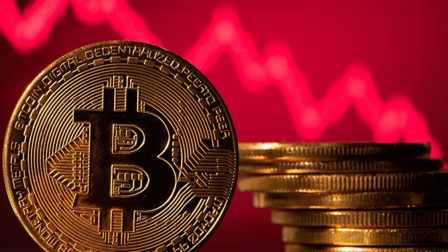 Experts warn that Bitcoin could plunge to $5,000 in 2023