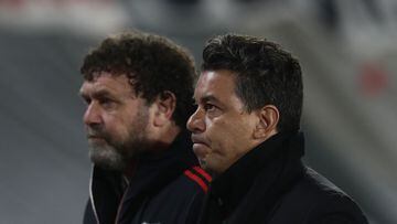 River Plate's team coach Marcelo Gallardo (R) leaves the field at end of the Argentine Professional Football League Tournament 2022 match against Atletico Tucuman at El Monumental stadium in Buenos Aires, on June 11, 2022. (Photo by ALEJANDRO PAGNI / AFP)