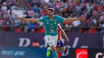 SAN LUIS POTOSI, MEXICO - JULY 03: Lucas Di Yorio of Leon celebrates after scoring the second goal of his team during the 1st round match between Atletico San Luis and Leon as part of Torneo Apertura 2022 Liga MX at Estadio Alfonso Lastras on July 3, 2022 in San Luis Potosi, Mexico. (Photo by Leopoldo Smith/Getty Images)