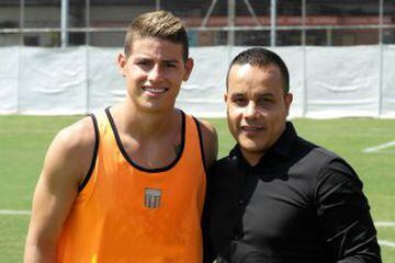 James Rodríguez estuvo este martes en las instalaciones del Envigado, club en el que se formó como futbolista. El colombiano se debe unir el 26 de julio al Real Madrid.