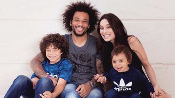 Marcelo posa junto a su familia.