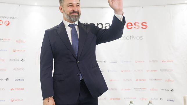 ¿A qué se dedicaba Abascal antes de ser el líder de VOX y cuál era su profesión?