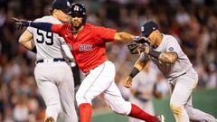 Tras 120 a&ntilde;os de rivalidad y cuatro enfrentamientos previos en postemporada, Yankees y Red Sox se medir&aacute;n por primera ocasi&oacute;n en el juego por el comod&iacute;n.