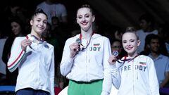 El podio individual, la italiana Raffaeli (plata) y las búlgaras Kaleyn oro) y Nakolova (bronce).
