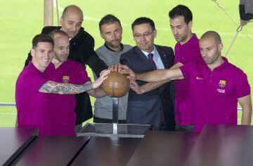Messi, Iniesta, Luis Enrique, Jordi Moix Bartomeu, Busquets and Mascherano during the presentation of the new Camp Nou.
