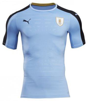 Uruguay: La selección charrúa presenta un cambio en las mangas de su camiseta. Son cubiertas con color negro. 