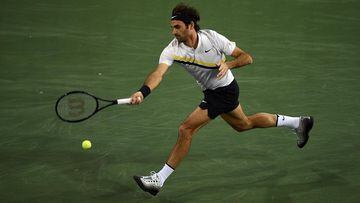 Federer powers past Chung and into Indian Wells semis