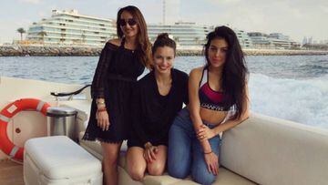 Georgina Rodríguez con Adriana Lima y Ana Antic haciendo un tour en barco por Dubai.