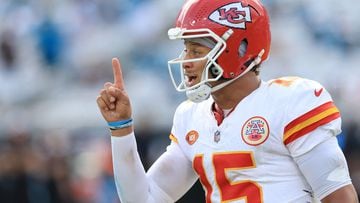 JACKSONVILLE, FLORIDA - SEPTEMBER 17: Patrick Mahomes #15 of the Kansas City Chiefs reacts to a play against the Jacksonville Jaguars at EverBank Stadium on September 17, 2023 in Jacksonville, Florida.   Sam Greenwood/Getty Images/AFP (Photo by SAM GREENWOOD / GETTY IMAGES NORTH AMERICA / Getty Images via AFP)