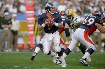 El primer campeonato de Denver después de dos descalabros en Super Bowls llegó en contra de los Packers. Terrell Davis, corredor de los Broncos, destacó al correr para 157 yardas y anotar tres touchdowns por tierra.