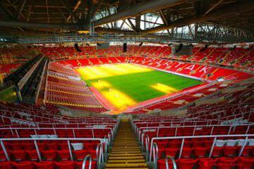 Se juega en el Otkrytie Arena, con capacidad para 60 mil personas. Allí hace de local el Spartak. Moscú es la capital del país y tiene más de 12 millones de habitantes. 