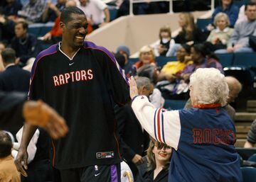 El exjugador de baloncesto nigeriano, nacionalizado estadounidense, disputó 18 temporadas en la NBA, 17 de ellas con los Houston Rockets. La última de ellas defendió la camiseta de los Raptors promediando 7,1 puntos y 6,0 rebotes por partido. Tras jugar una temporada en Houston, Olajuwon se retiró de las canchas de baloncesto. 