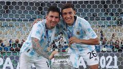 Molina y Messi junto al trofeo de campeones de Copa Am&eacute;rica