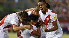 Perú golea a Paraguay en Asunción y sigue soñando