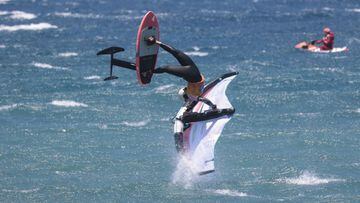 N&iacute;a Suardiaz, wingfoil durante la final de Surf-Freestlye en el Mundial de la GWA Gran Canaria 2023. 