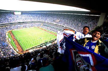 La Máquina sorprendió al continente entero al meterse hasta la Final del máximo certamen de clubes de América y el escenario principal fue el Estadio Azteca donde se jugó la Ida de esa serie ante Boca Juniors. Lamentablemente para la causa cementera, los argentinos se llevaron el triunfo por 1-0 con gol de Marcelo Delgado