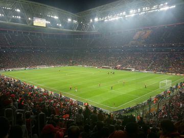 Los turcos promedian 41.725 aficionados por partido. 