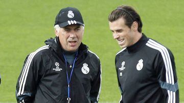 Carlo Ancelotti junto a Gareth Bale