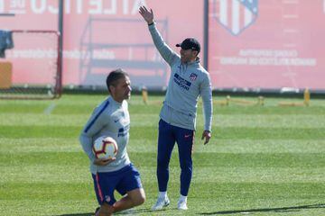 Atlético de Madrid's Diego Simeone in this morning's session