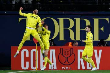 Capoue celebra el primer gol del Villarreal.
