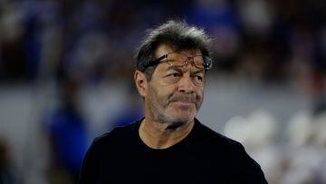 Hugo Pérez dejará de ser el entrenador de la Selección de El Salvador; informó la FESFUT
